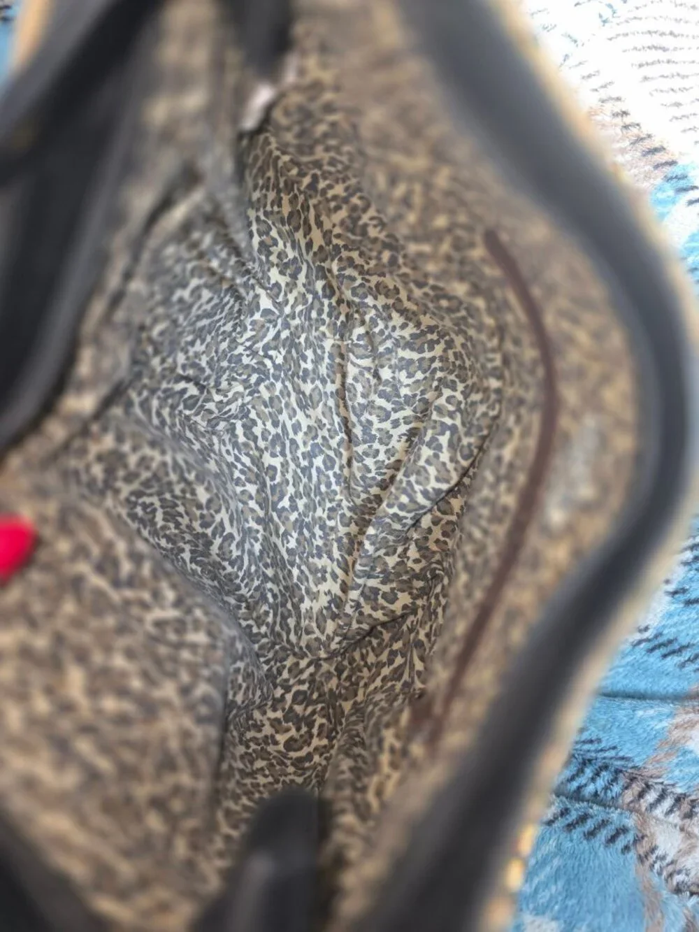 Safari-Themed Tapestry Shoulder Bag With African Animal Design Faux Leather Stra